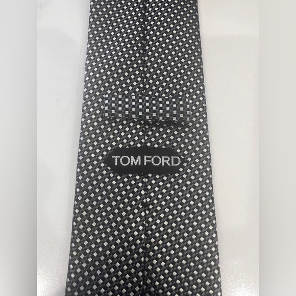 Tom Ford Black Patterned Tie - Picture 2 of 3